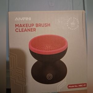 Pink and Black Makeup Brush Cleaner